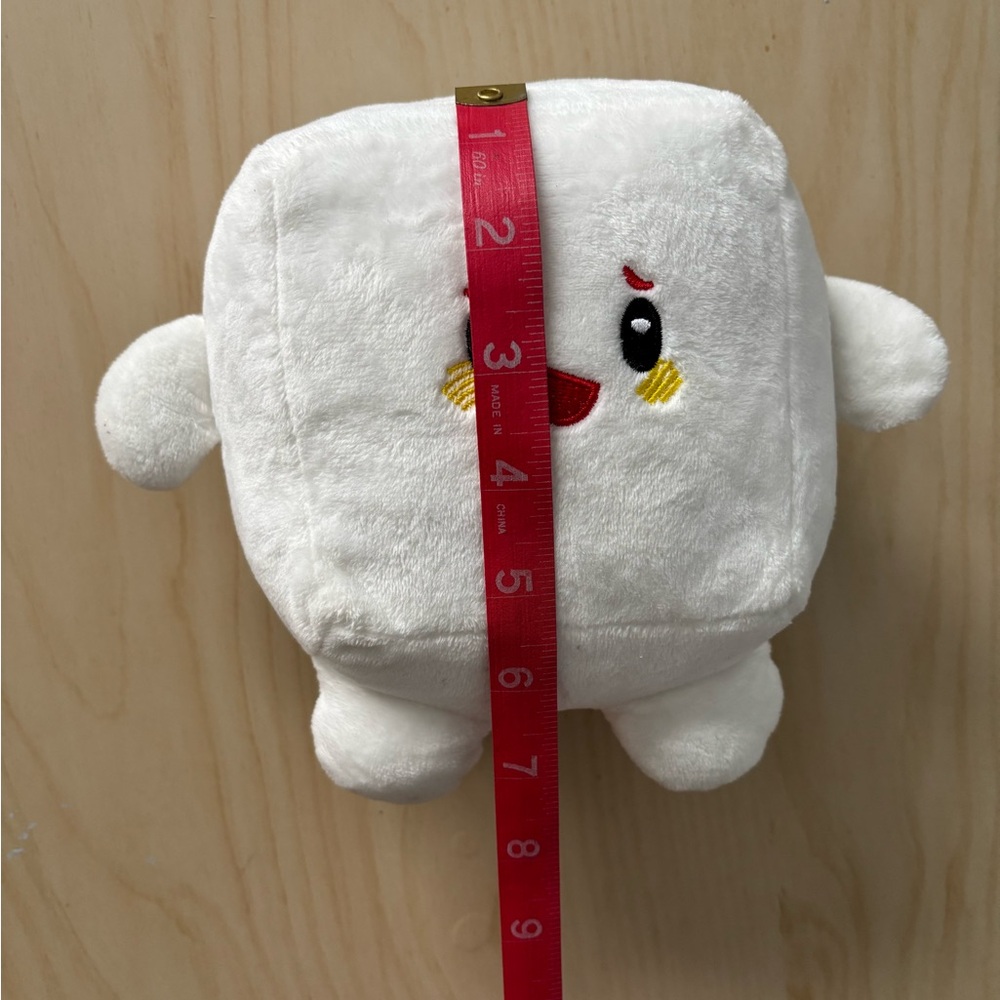 Lanky Box White Plush with 2 Removable Hats - Picture 10 of 10